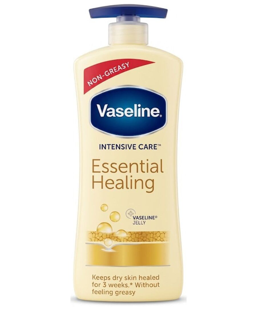 Flacon pompe de lait corporel Vaseline Intensive Care Essential Healing, 600ml, sur fond blanc pur